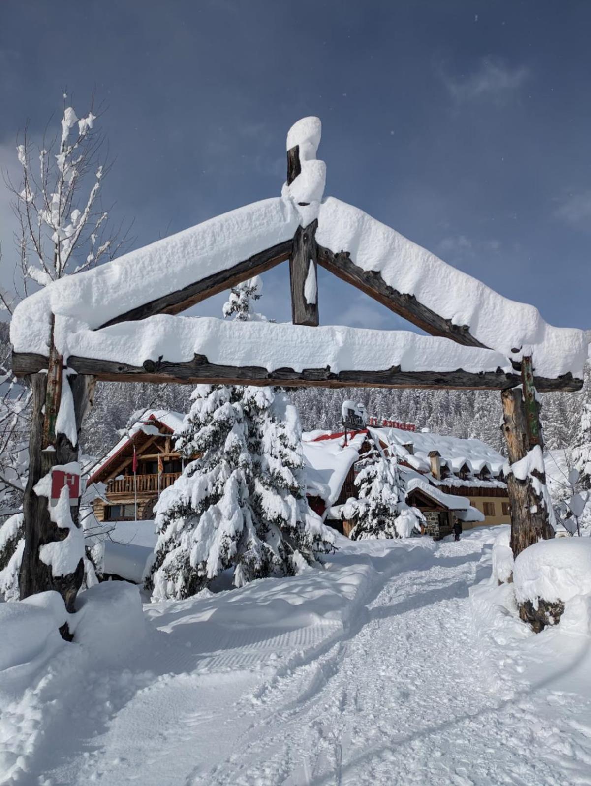 Hotel Le Bataclan Auron Esterno foto