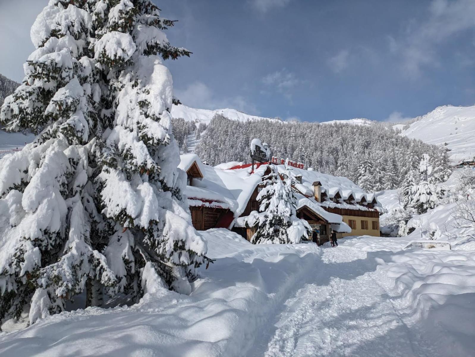 Hotel Le Bataclan Auron Esterno foto
